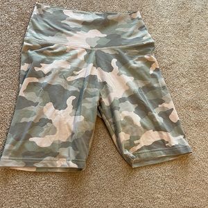 Aerie camo biker shorts